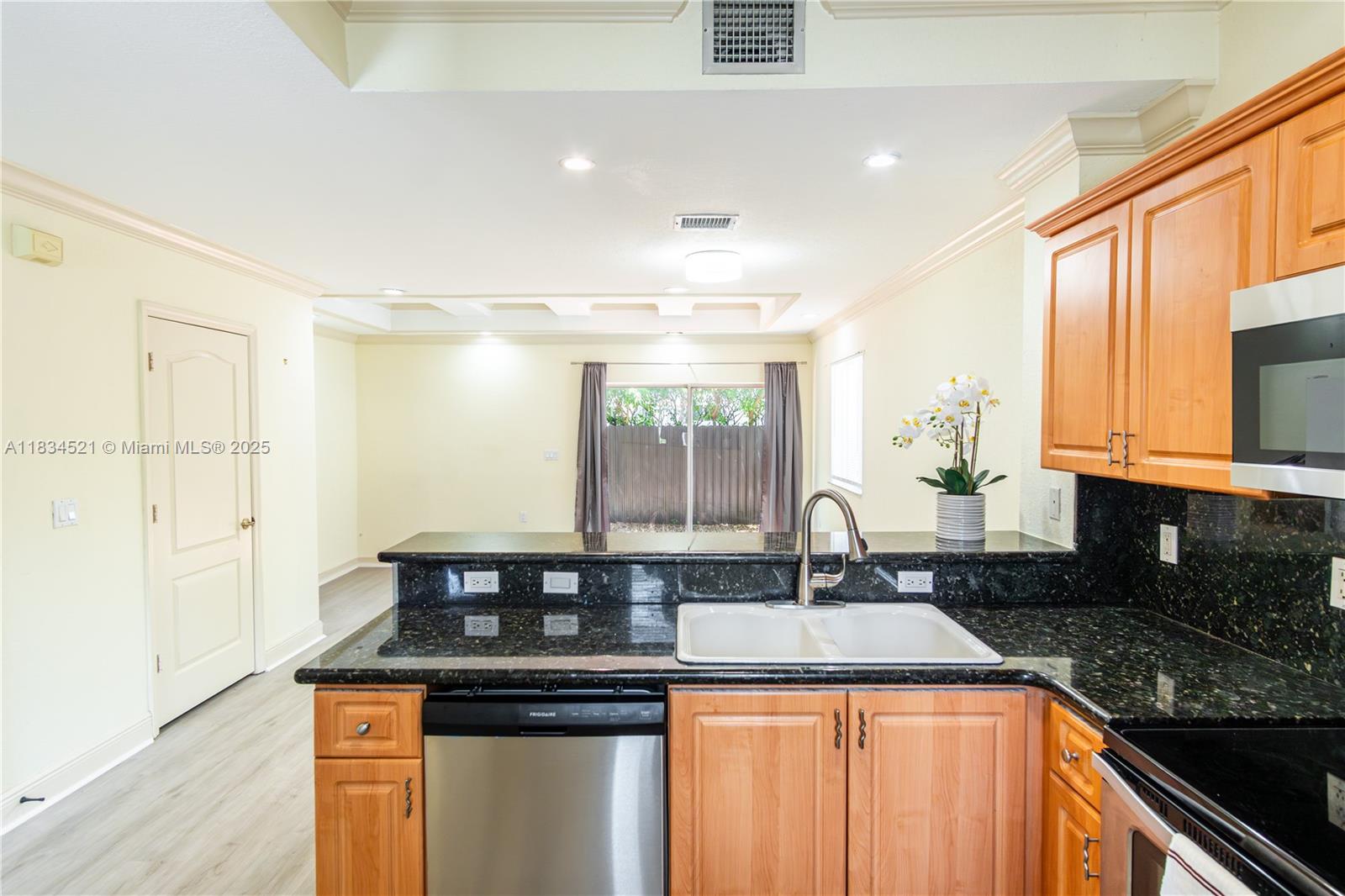 MELROSE POINT AT SANS SOU - Residential