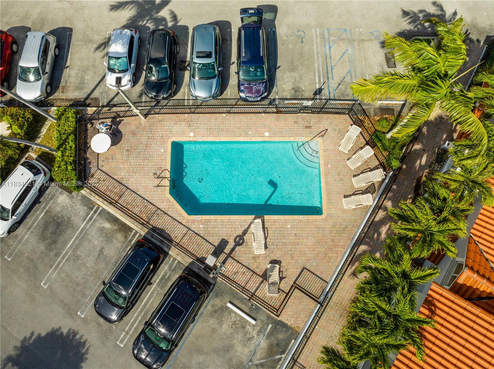 MELROSE POINT AT SANS SOU - Residential