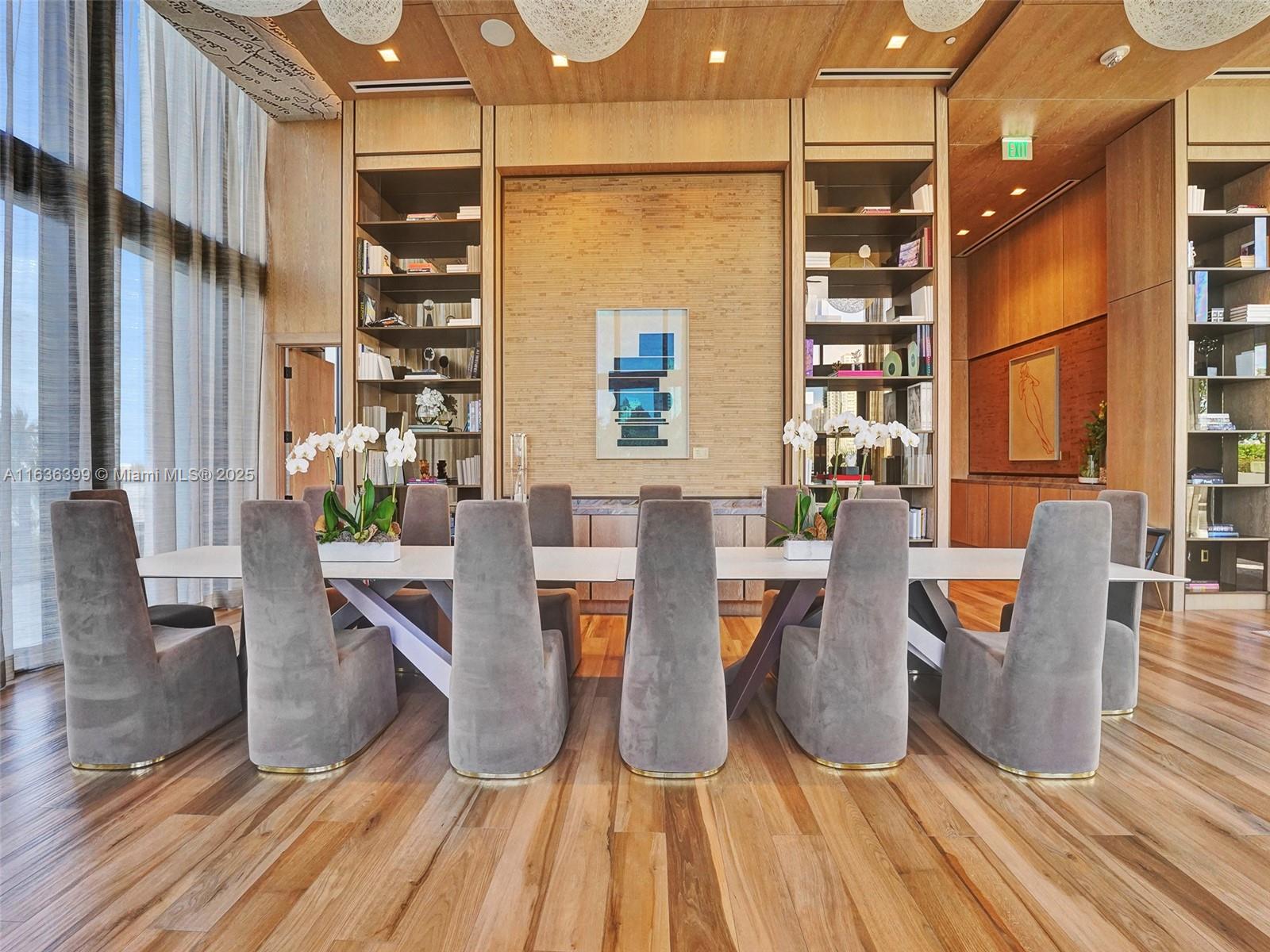 PRIVE CONDO - Residential