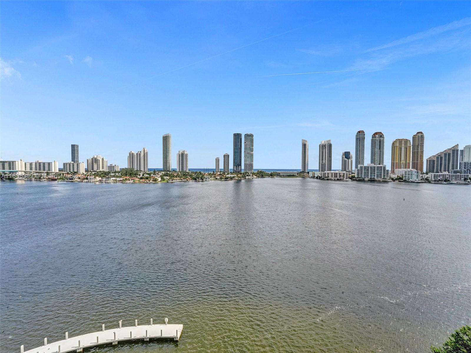 PRIVE CONDO - Residential