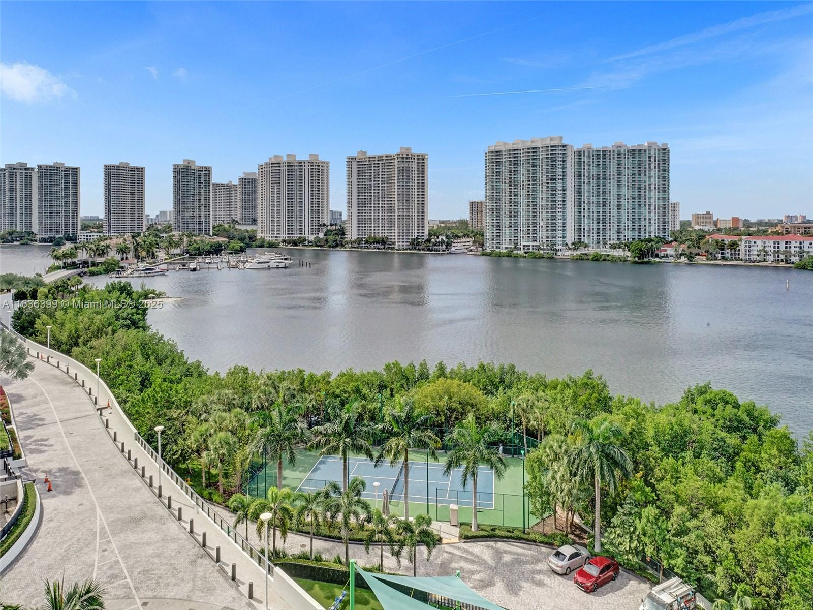 PRIVE CONDO - Residential