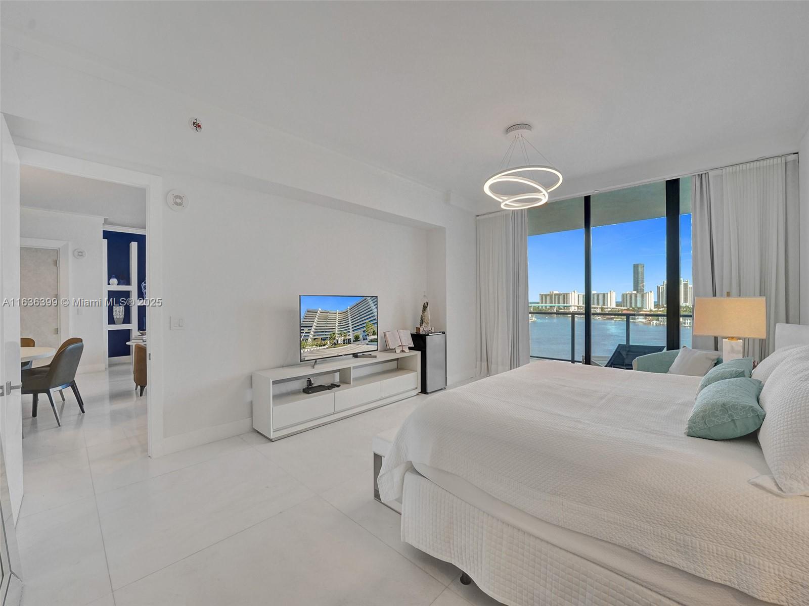 PRIVE CONDO - Residential