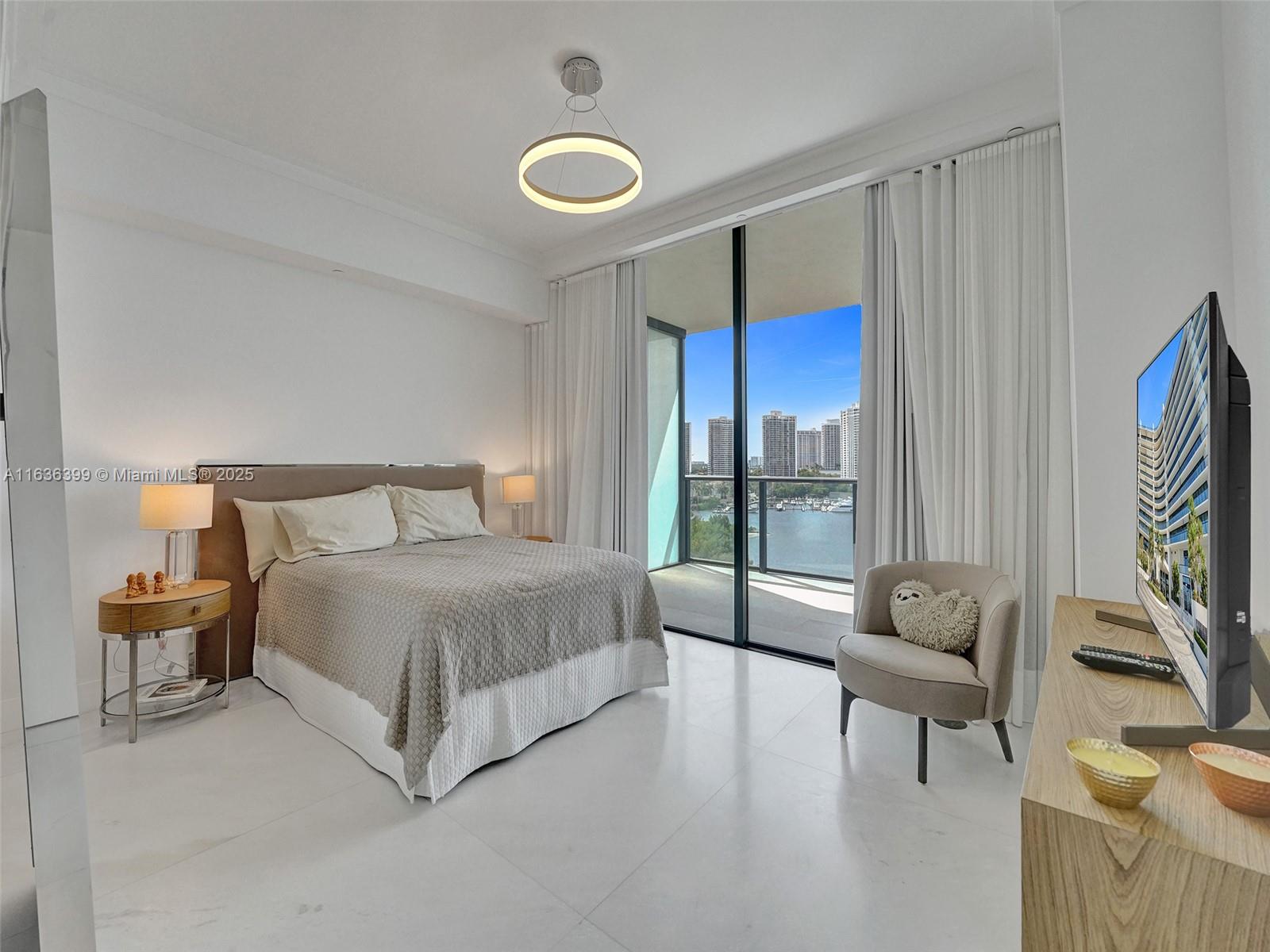 PRIVE CONDO - Residential