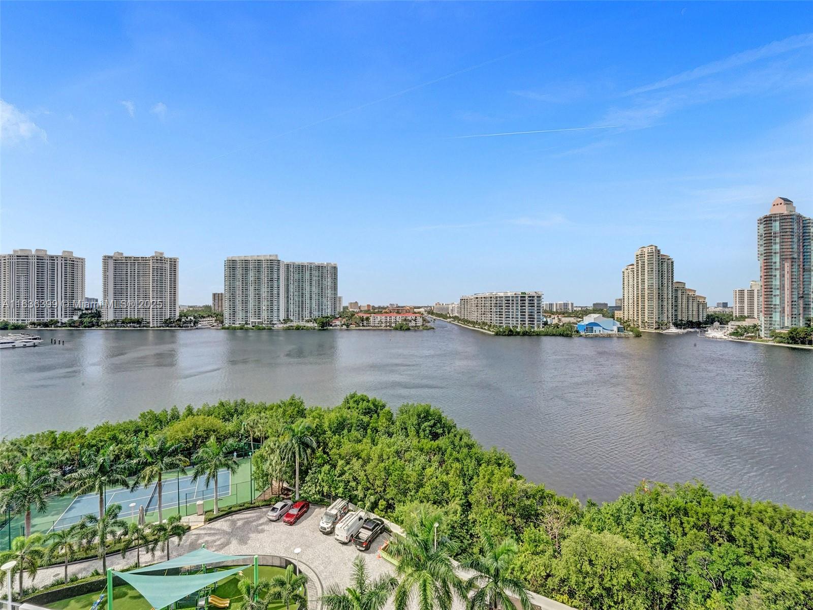 PRIVE CONDO - Residential