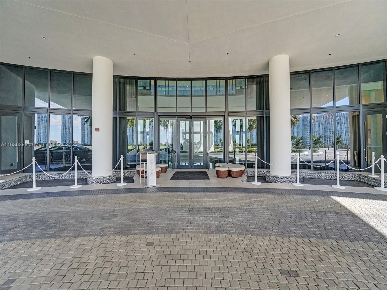 PRIVE CONDO - Residential