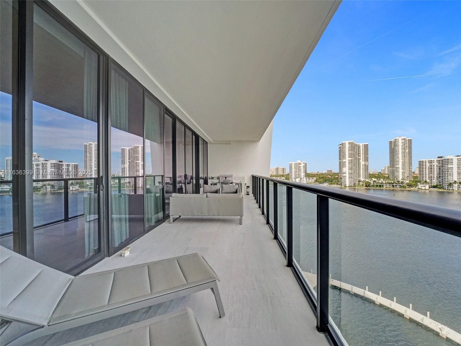 PRIVE CONDO - Residential