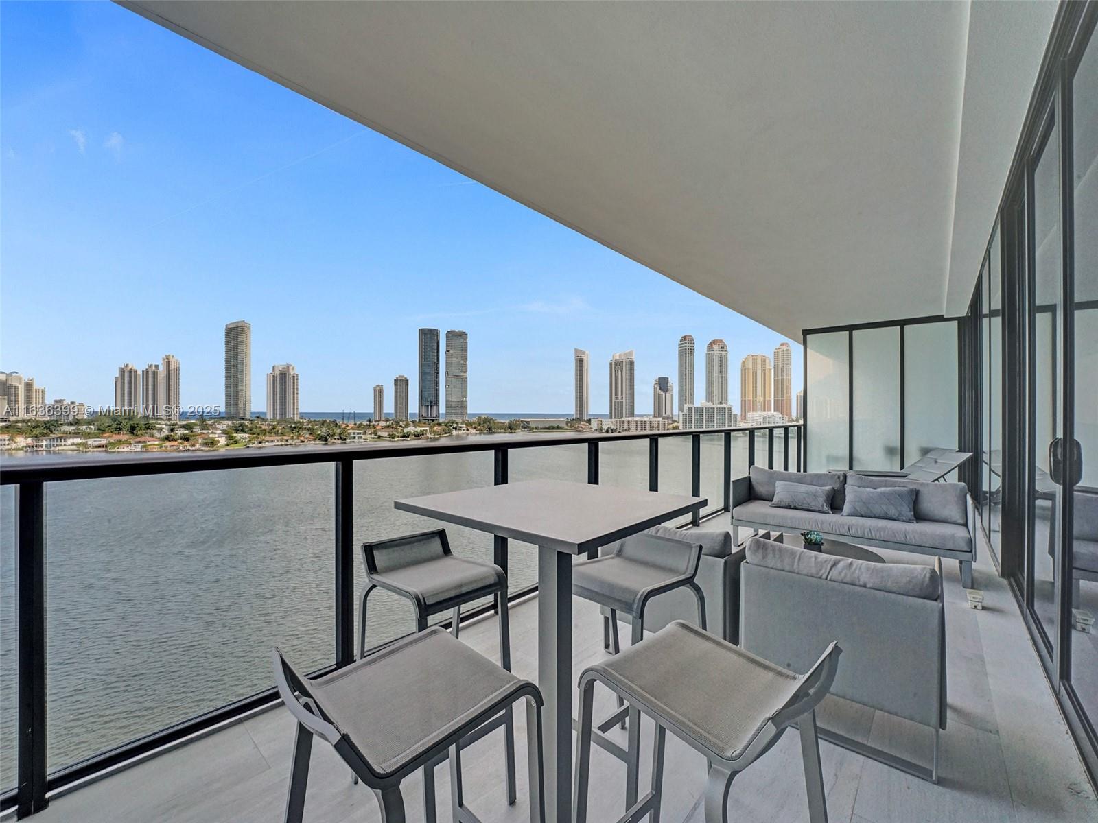 PRIVE CONDO - Residential