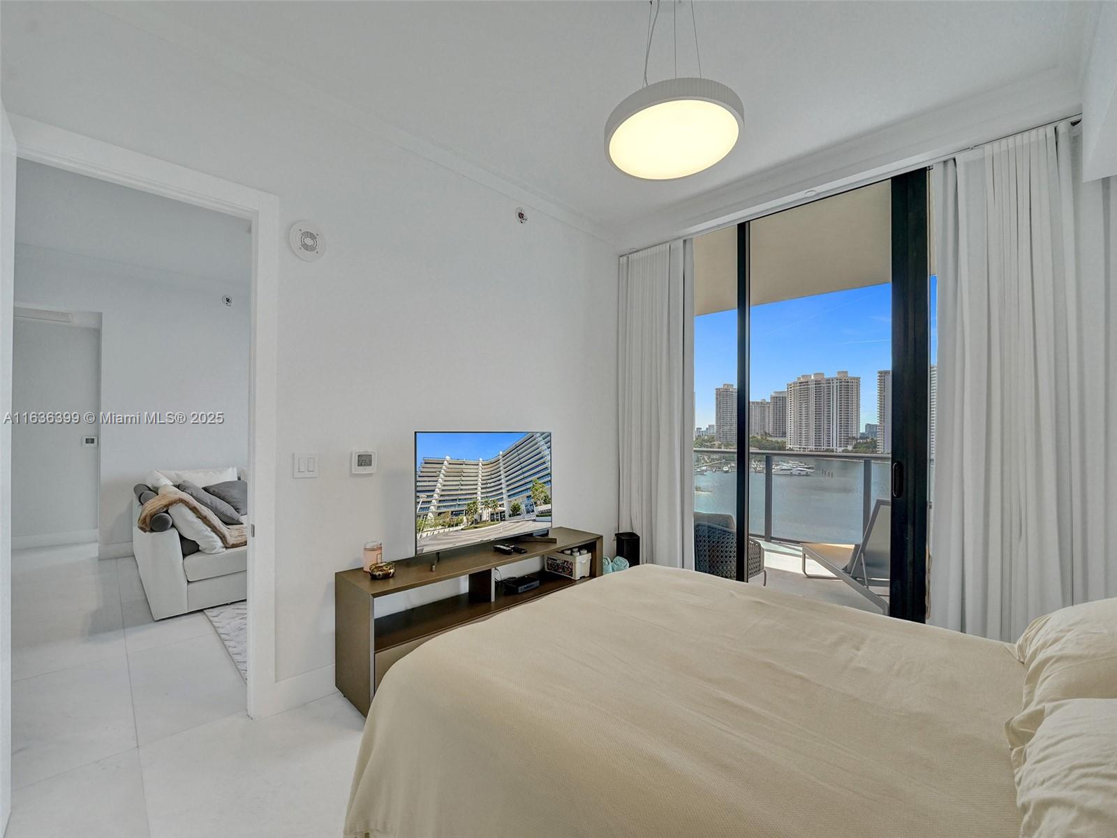PRIVE CONDO - Residential