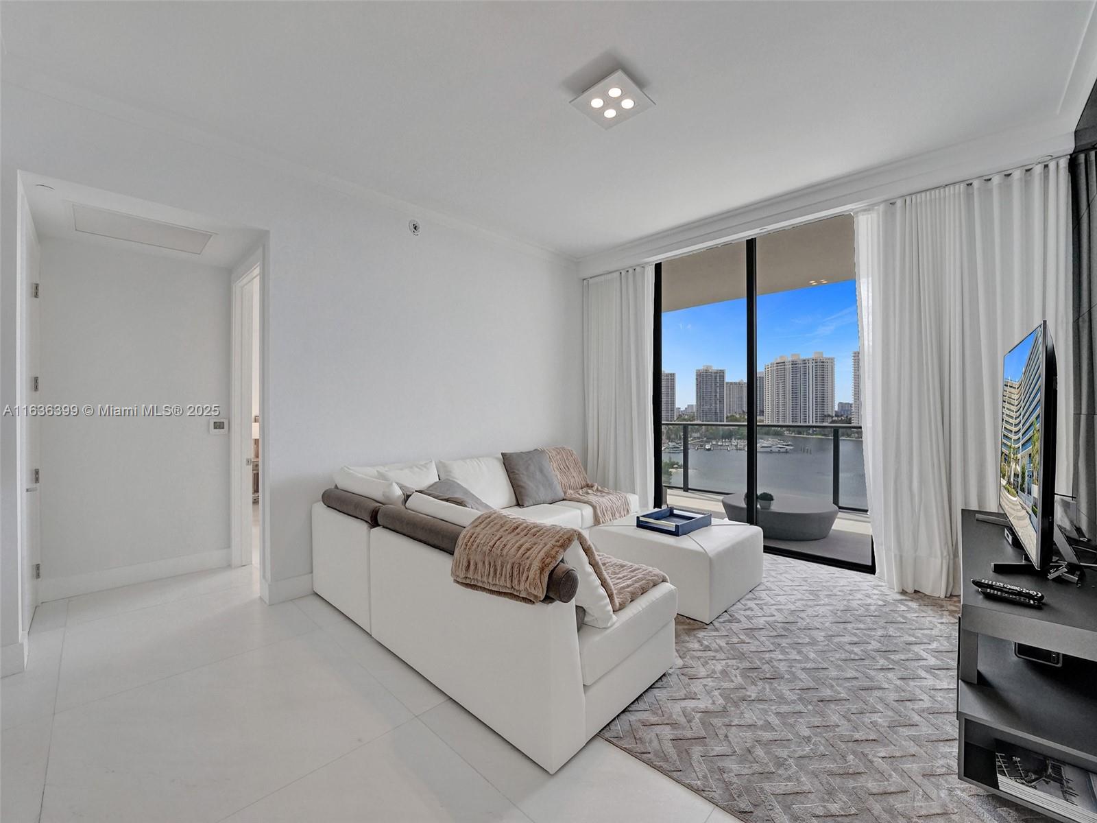 PRIVE CONDO - Residential