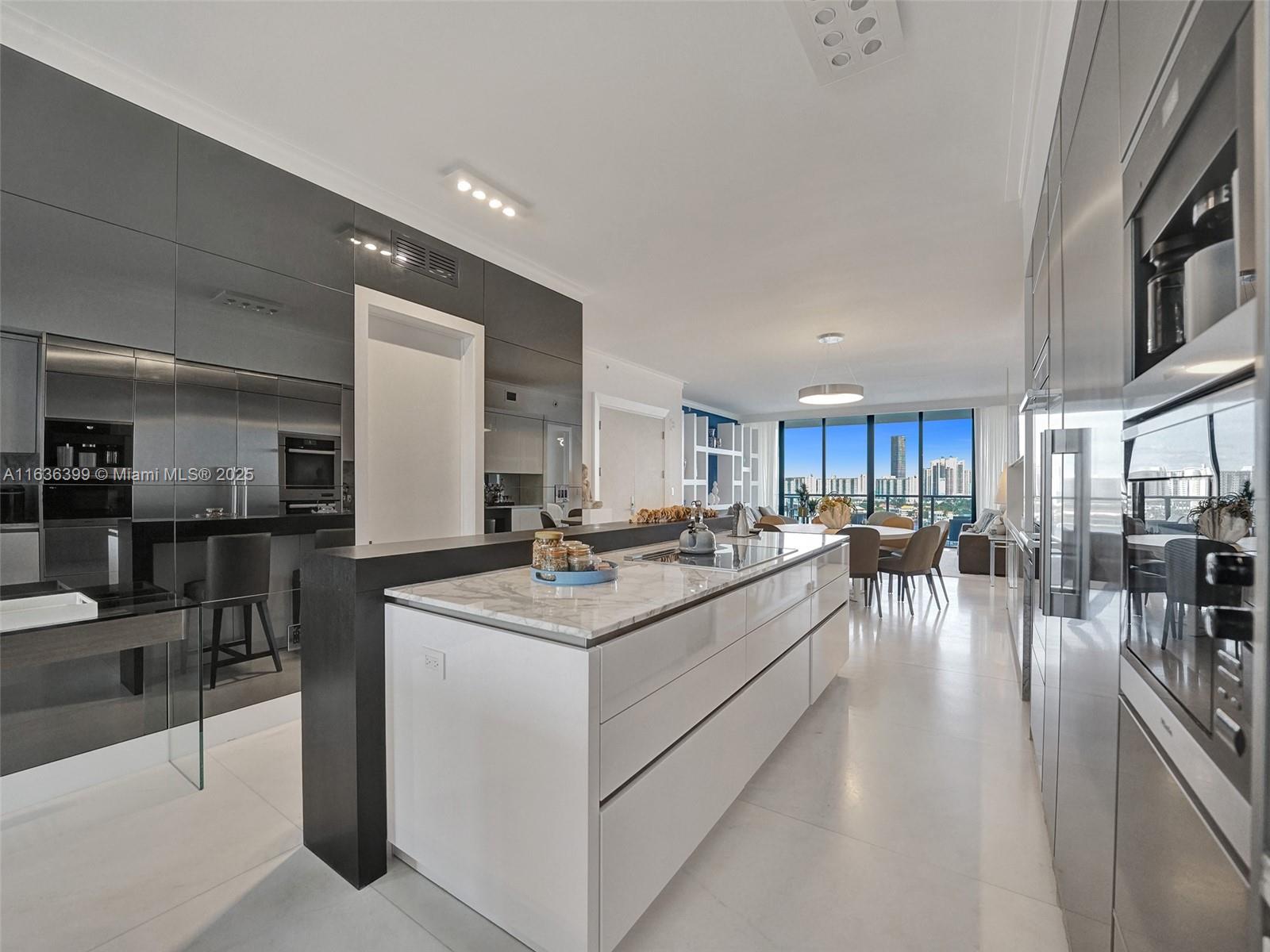 PRIVE CONDO - Residential
