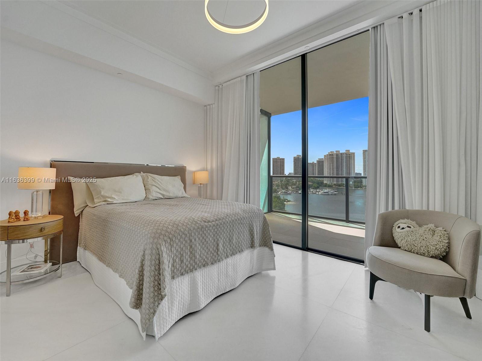 PRIVE CONDO - Residential