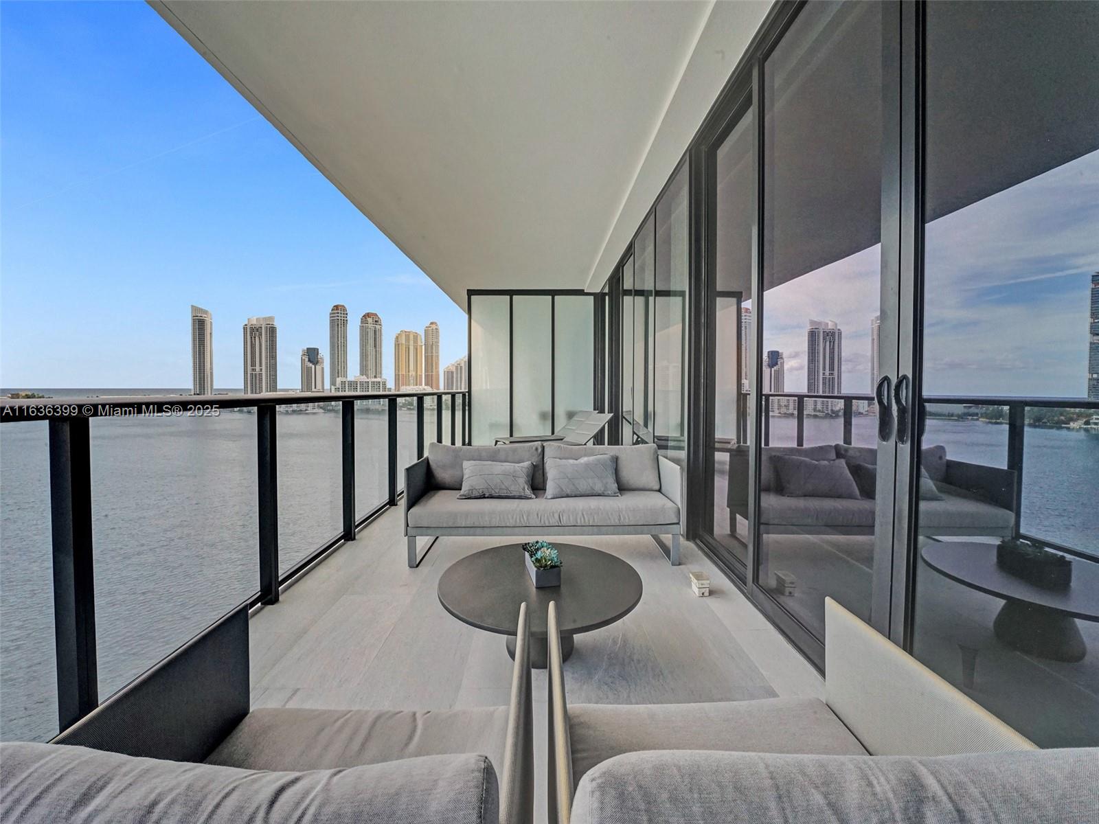 PRIVE CONDO - Residential