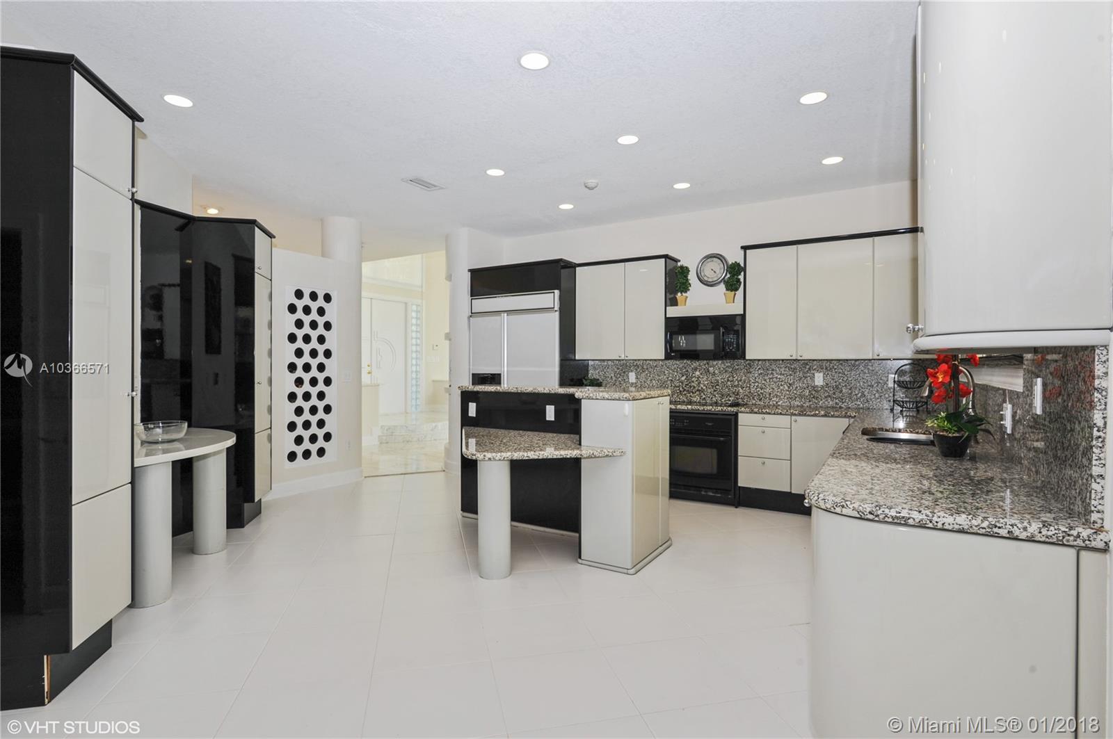 LAS VILLAS OF LA MANCHA W - Residential