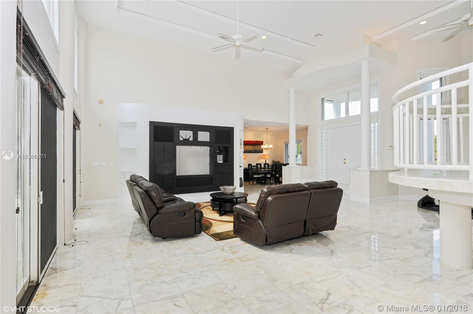 LAS VILLAS OF LA MANCHA W - Residential