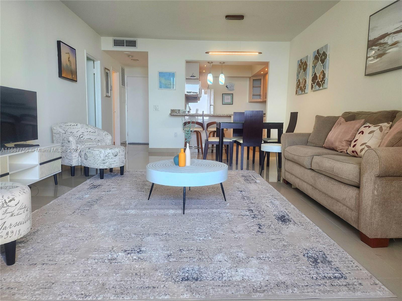 ALEXANDER TOWERS CONDO - Residential Lease