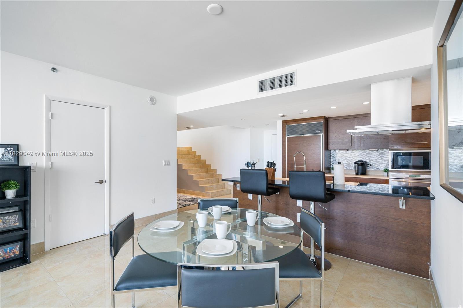 495 Brickell Ave 5705