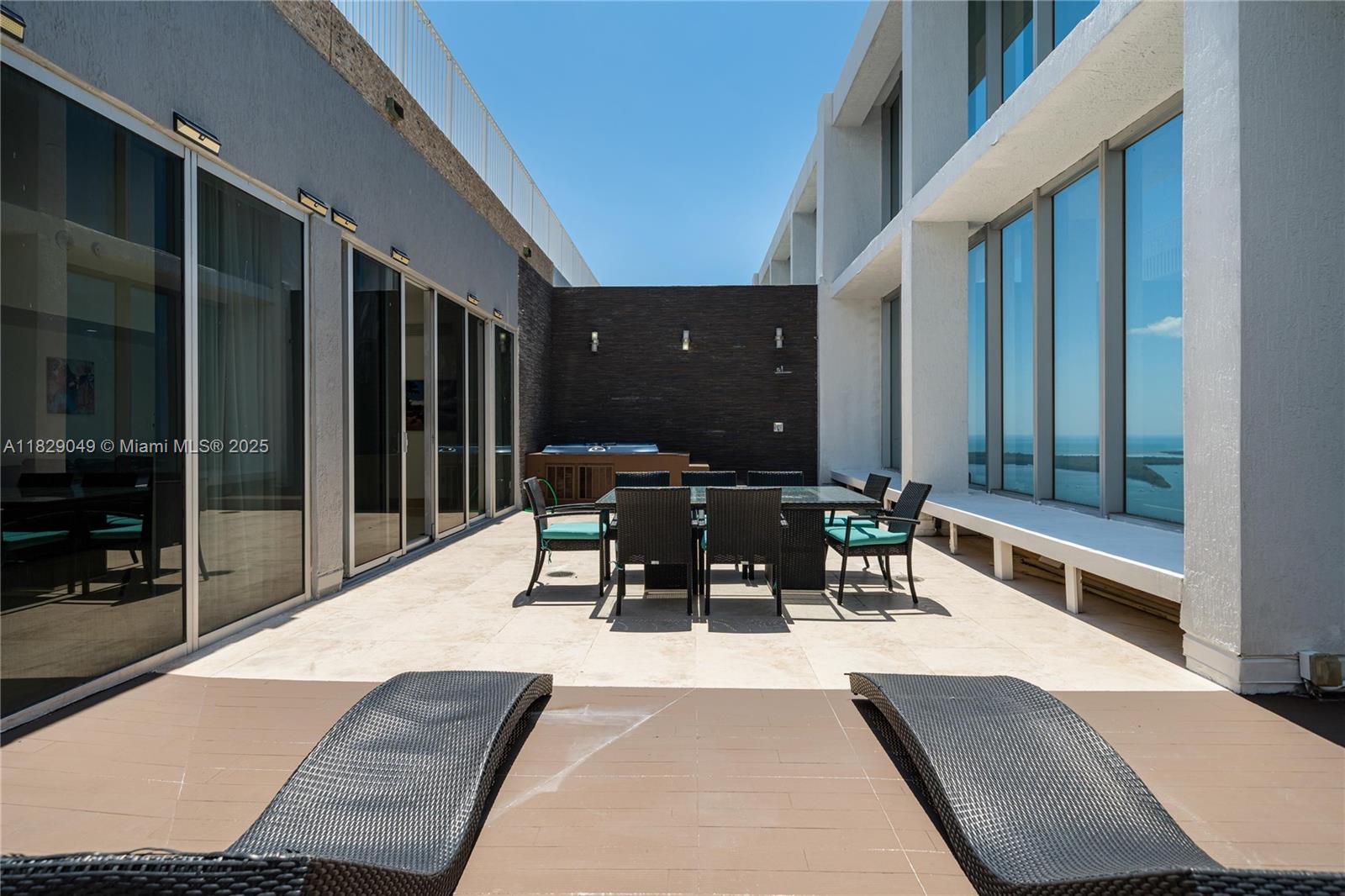 495 Brickell Ave 5705