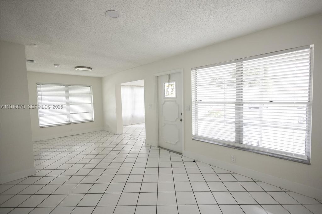 Photo of 1057 NW 88th Ave #D91, Plantation, FL 33322 (MLS # A11916670)