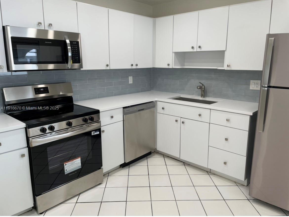 LAUDERDALE WEST CONDO NO - Residential Lease