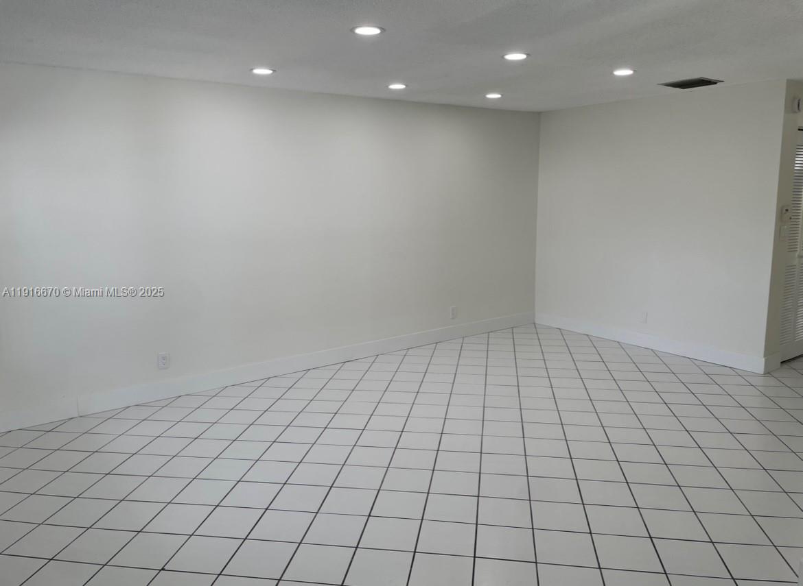 LAUDERDALE WEST CONDO NO - Residential Lease