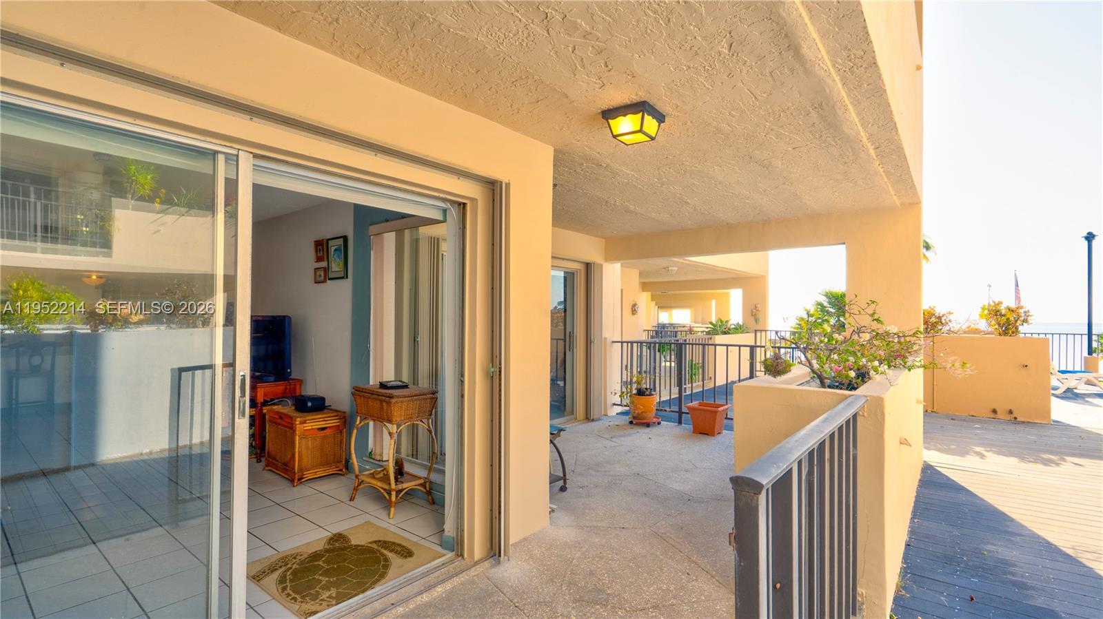 79901 Overseas Higway 204