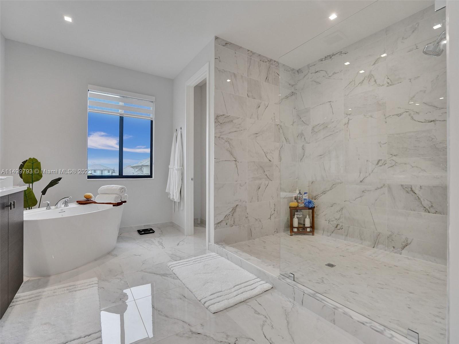TUSCAN ISLES - Residential