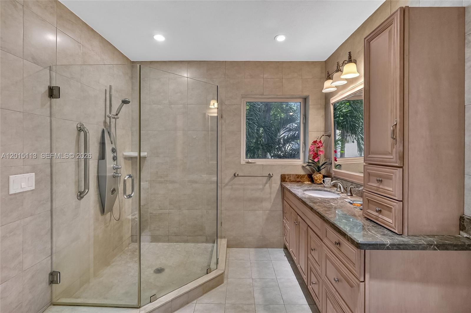 EARLETON SHORES - Residential