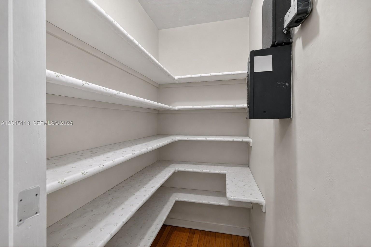 EARLETON SHORES - Residential
