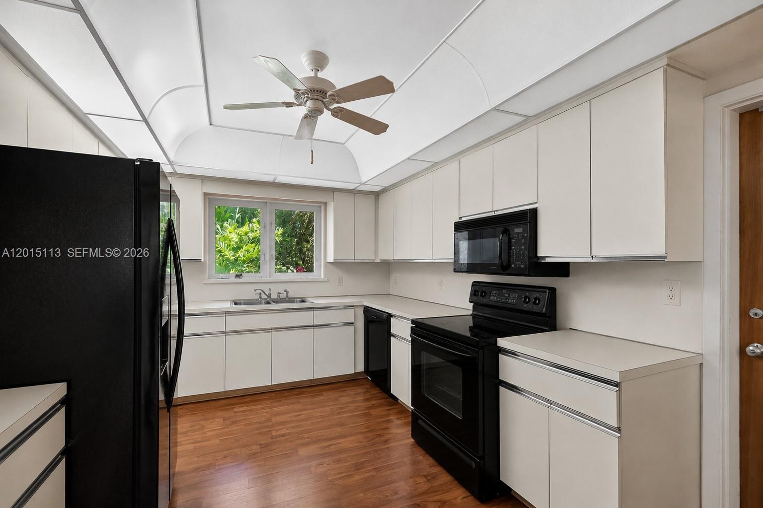EARLETON SHORES - Residential