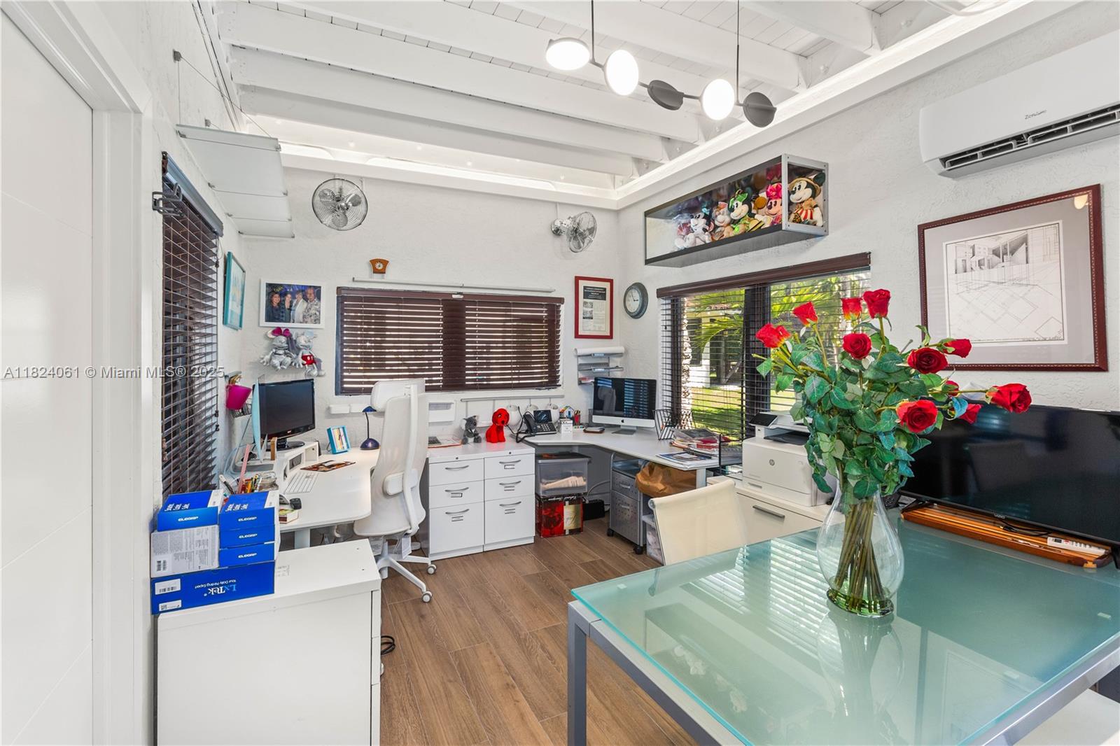 1301 Milan Ave 5, Coral Gables, FL, 33134/$1,048,000 4 1301 Milan Ave 5