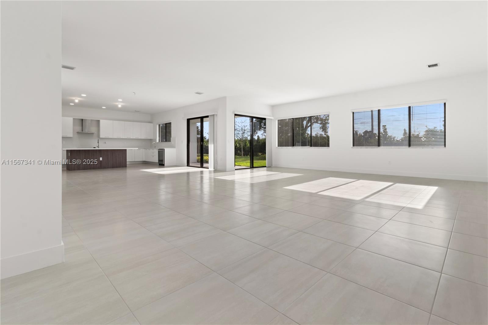 BRISTOL RESERVE - Residential