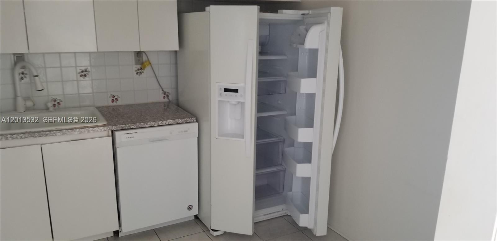 BRICKELL PLACE CONDO - Residential Lease