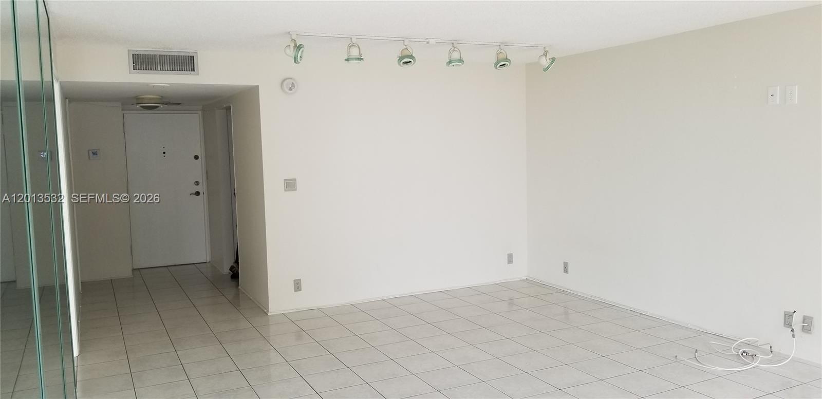 1901 Brickell Ave B906