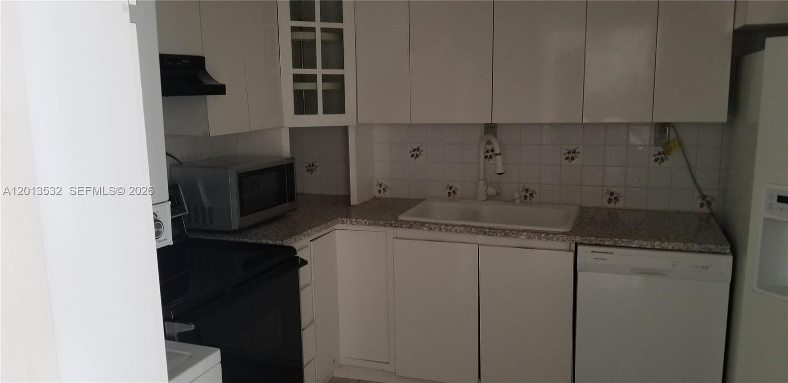 BRICKELL PLACE CONDO - Residential Lease