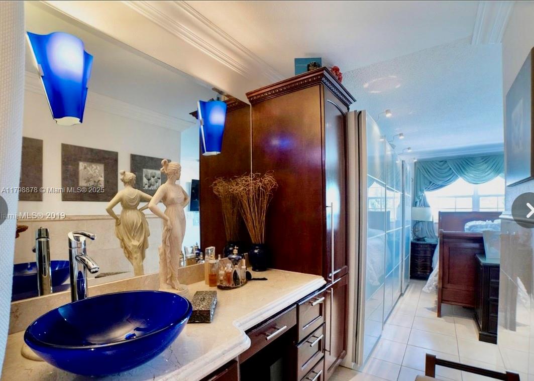 MIAMI BAYVIEW CONDO - Residential