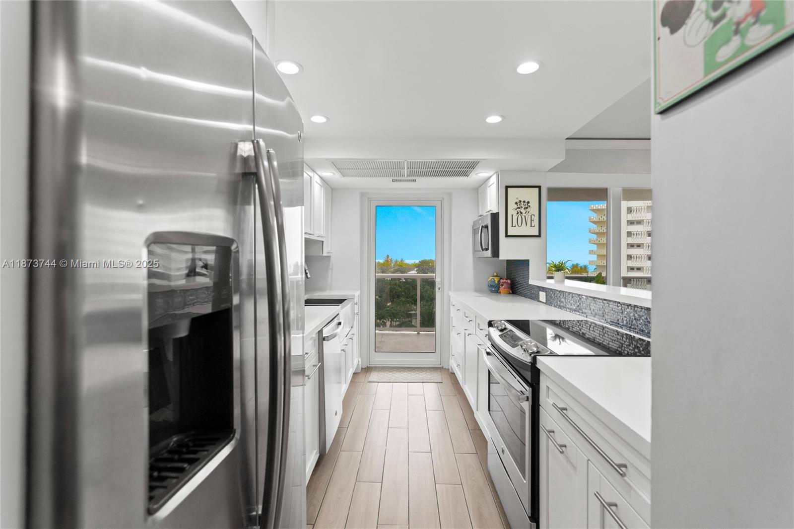 VANTAGE VIEW CONDO - Residential