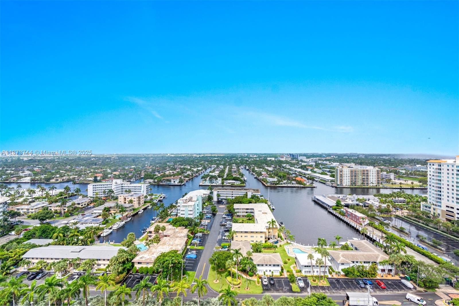 VANTAGE VIEW CONDO - Residential