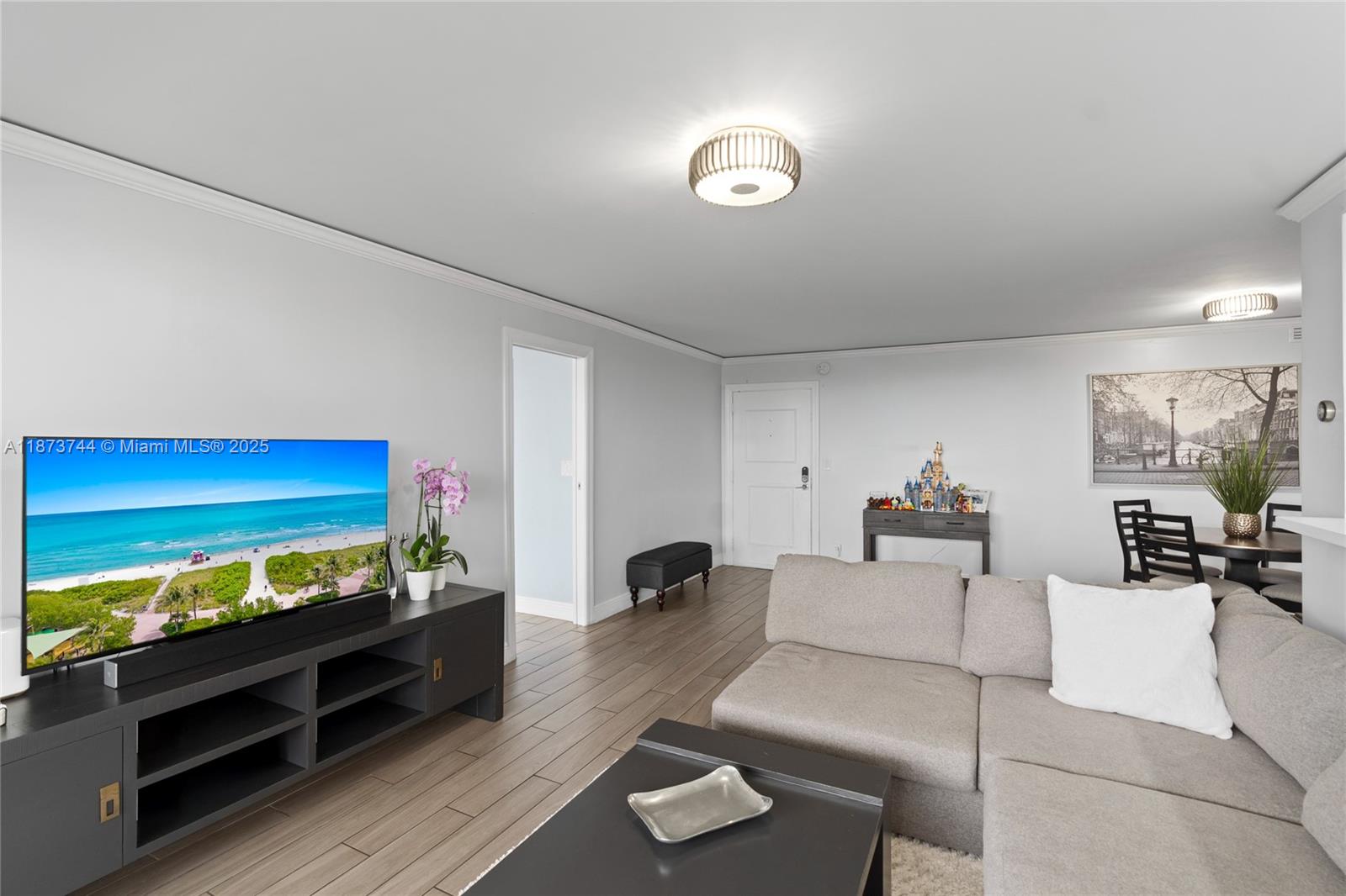 VANTAGE VIEW CONDO - Residential