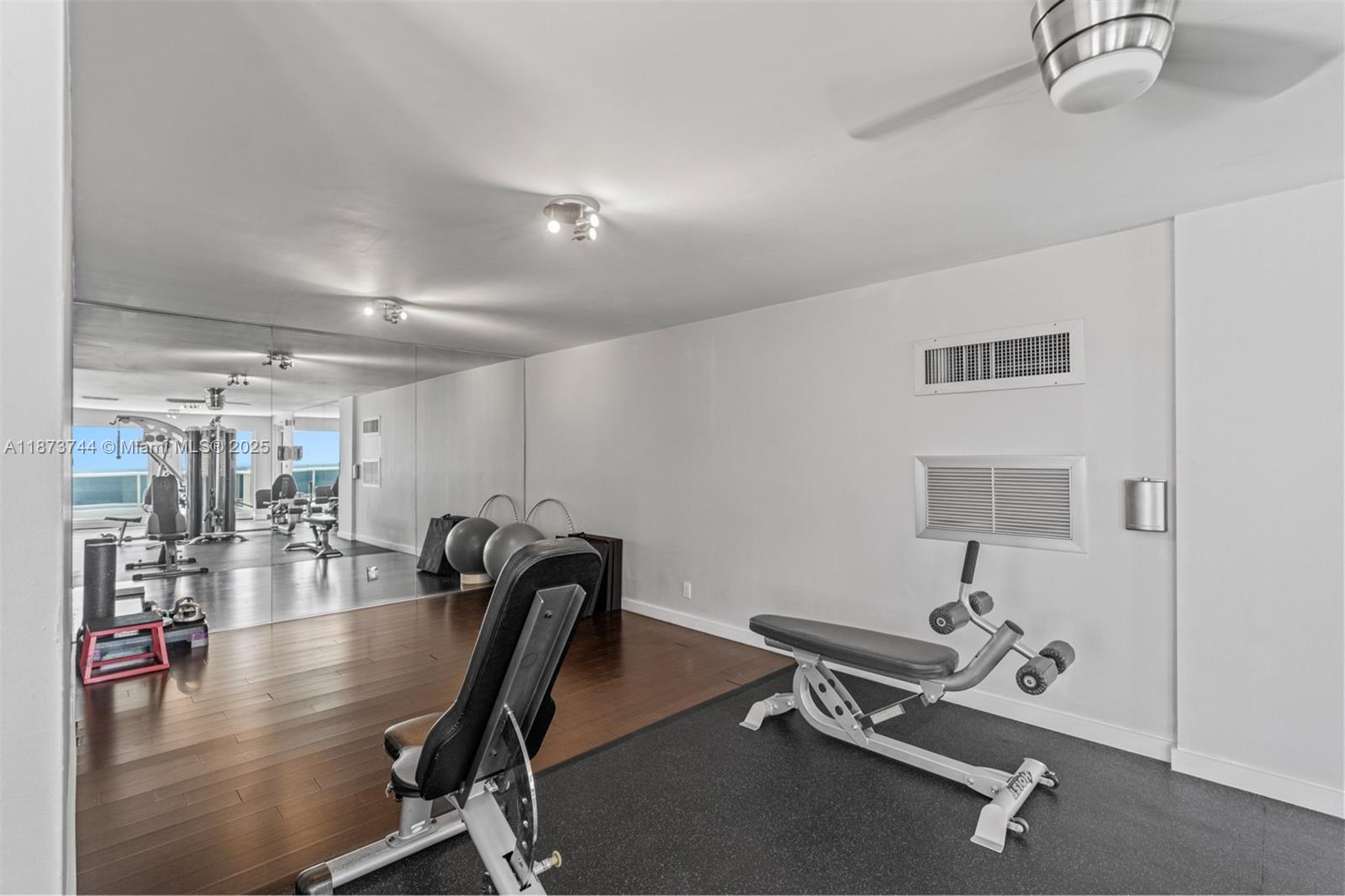 VANTAGE VIEW CONDO - Residential