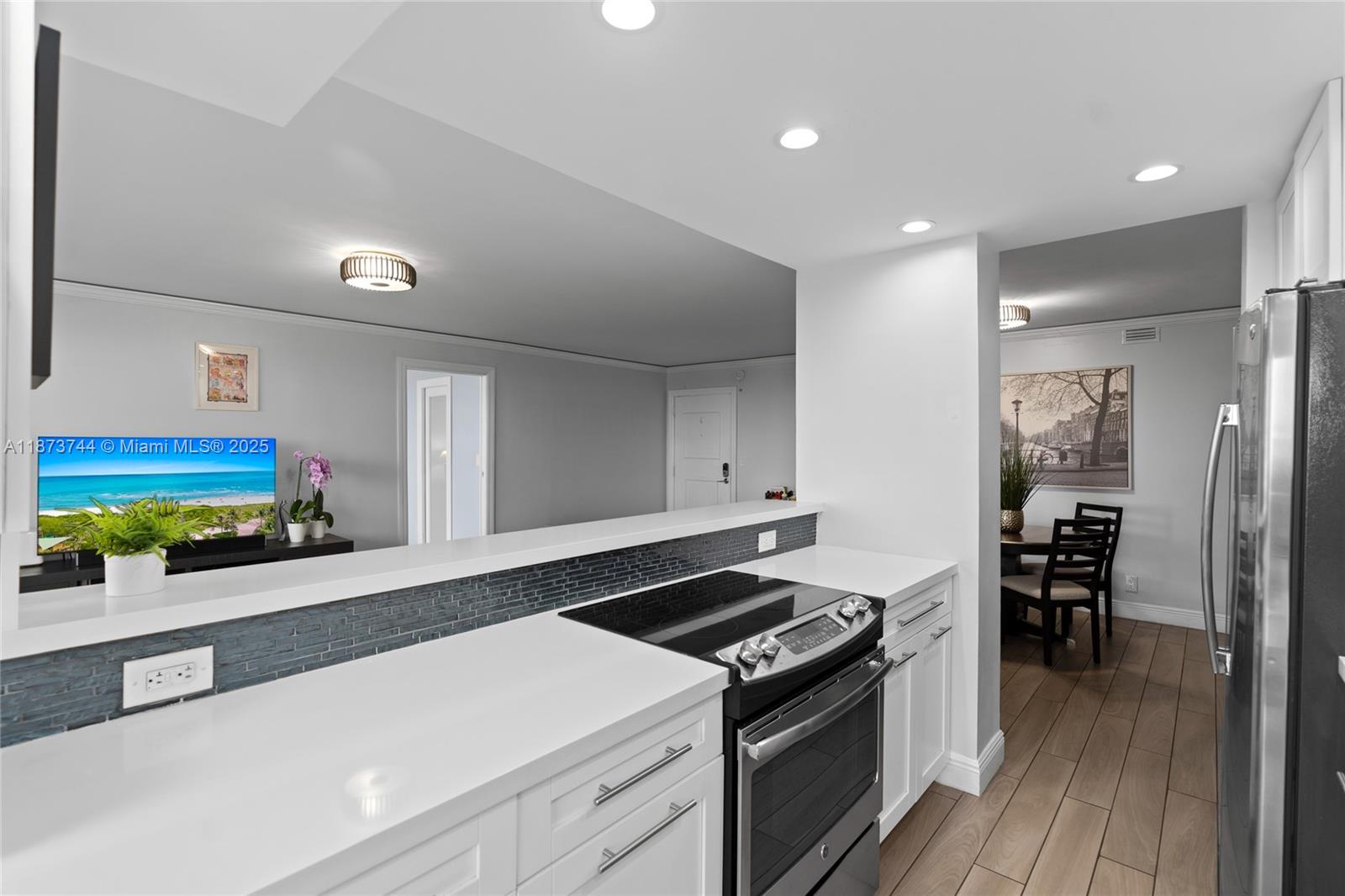 VANTAGE VIEW CONDO - Residential