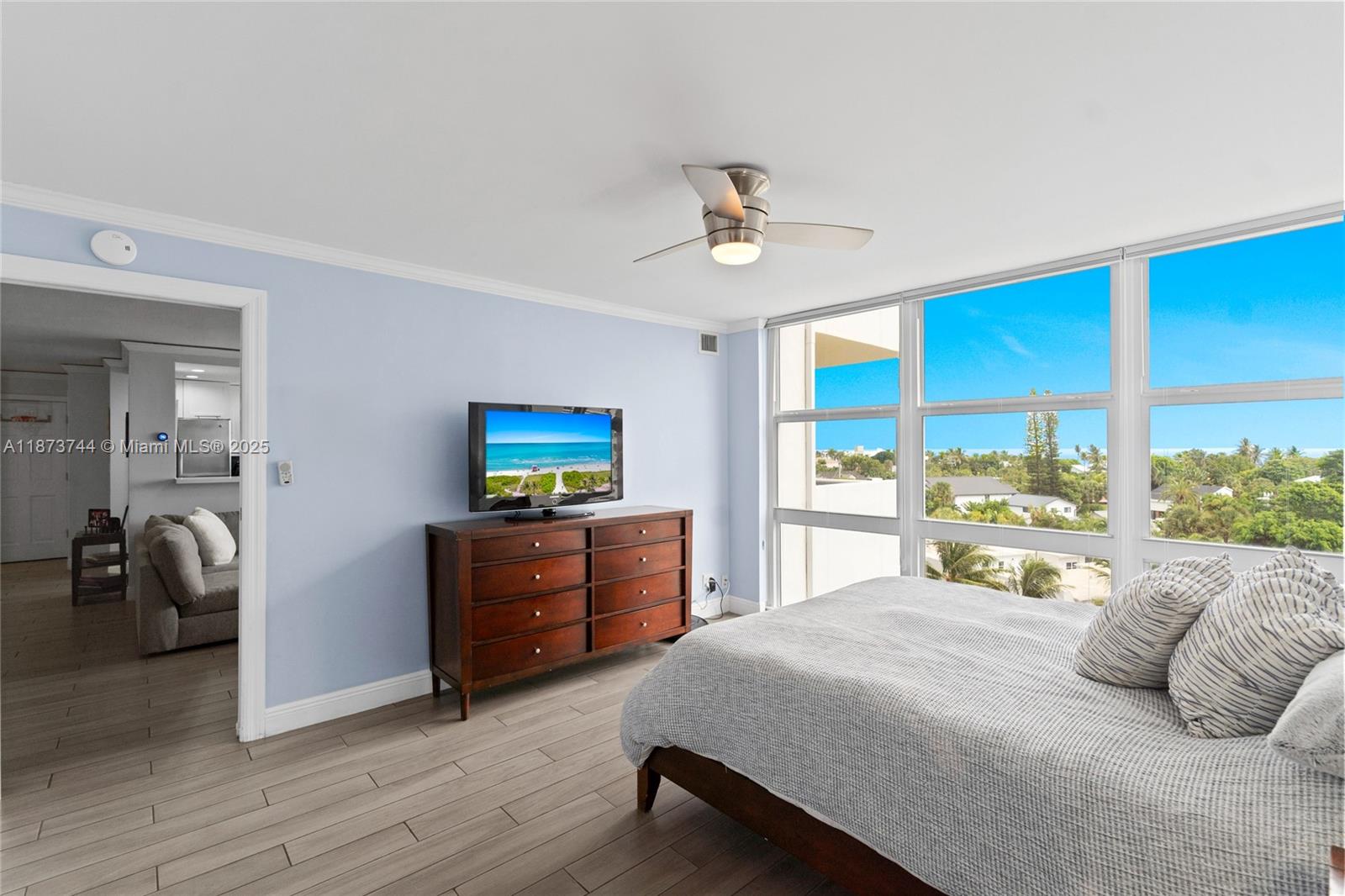 VANTAGE VIEW CONDO - Residential