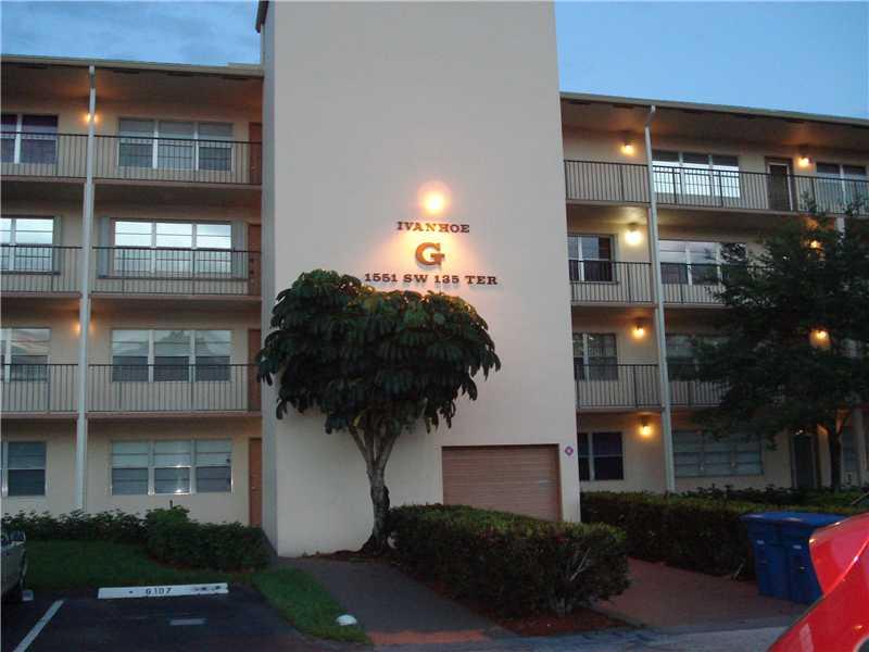 IVANHOE WEST AT CENTURY V - Residential Lease