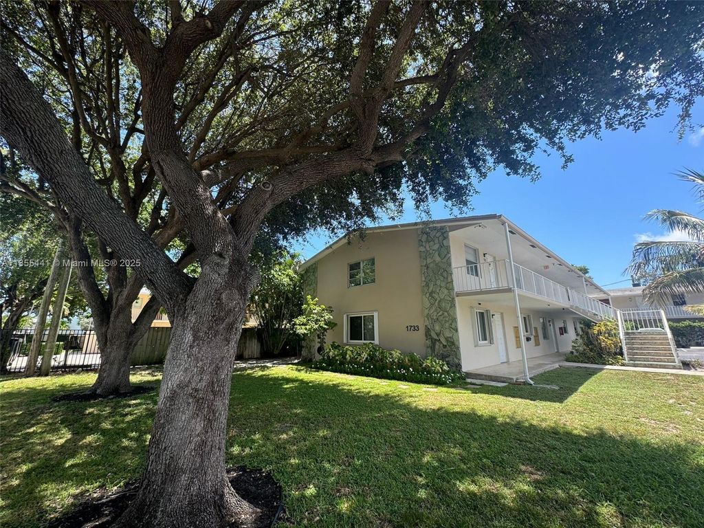 Photo of 1733 3rd Ave N #6, Lake Worth, FL 33460 (MLS # A11855441)