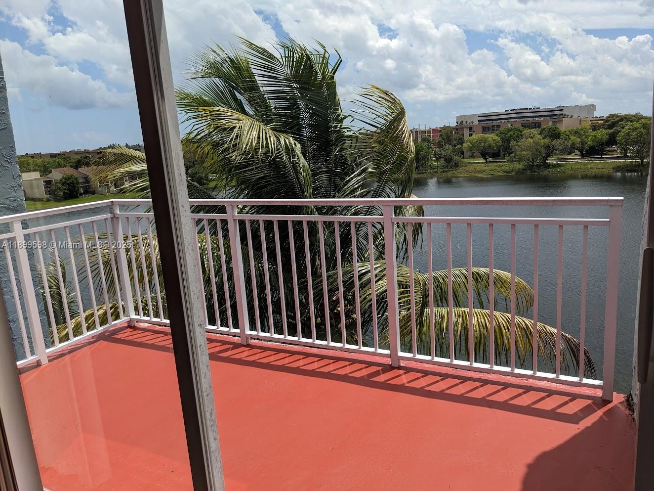 THE BEACH CLUB FONTAINEBL - Residential Lease