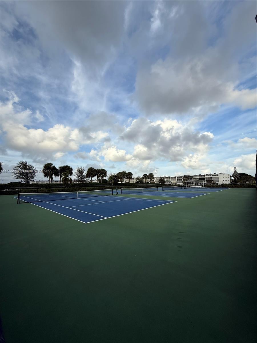 FANSHAW AT CENTURY VILLAG - Residential Lease