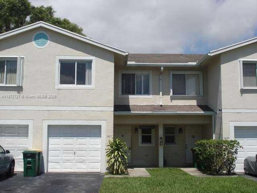 LARGE AND BRIGHT 3-bedroom 2 full bath and 1/2 bath TOWNHOUSE IN DESIRABLE WOODLAND, FRESHLY PAINTED, CERAMIC TILE FIRST FLOOR, WOOD FLOOR SECOND FLOOR, CENTRALLY LOCATED, CLOSE TO EVERYTHING, GOOD SCHOOLS, QUIET NEIGHBORHOOD, LARGE MASTER ROOM WITH WALKING CLOSET, SPACIOUS LIVING AREA, CANAL VIEW, LARGE PATIO. THE GARAGE WAS CONVERTED TO AN ADDITIONAL 4TH ROOM OR STORAGE WITH AN AC UNIT. THE LARGEST AND THE BEST-PRICED TOWNHOUSE IN THE AREA. WON'T LAST LONG!! FAST APPROVAL! Minimum Credit Score 650 AND NO CRIMINAL RECORDS