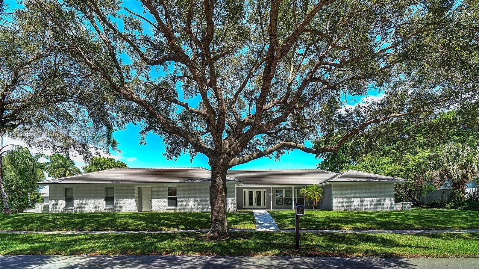 2722 Embassy Dr, West Palm Beach, Palm Beach County, Florida - 4 Bedrooms  
3 Bathrooms - 