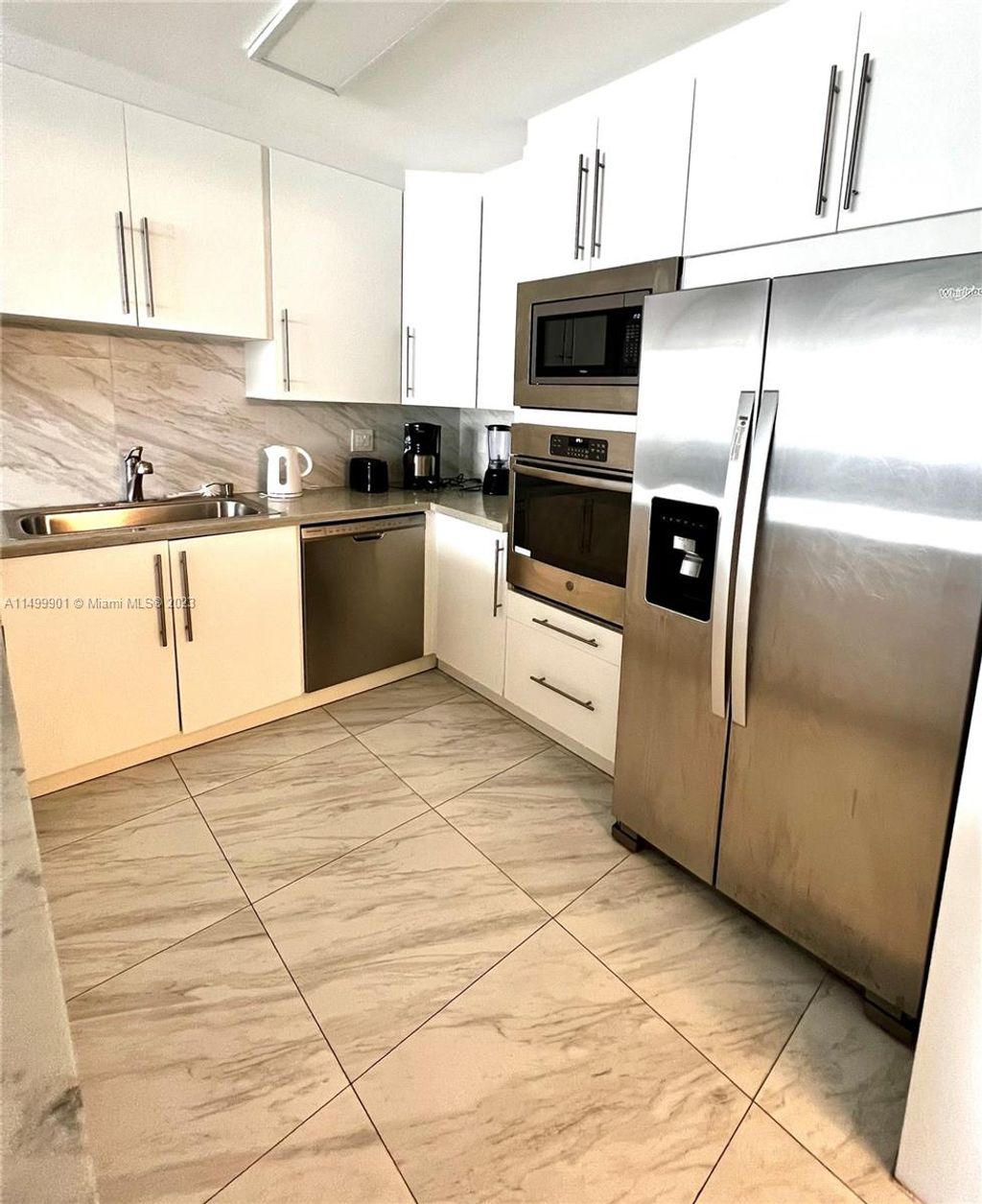 Photo of 3725 S Ocean Dr #1121, Hollywood, FL 33019 (MLS # A11499901)