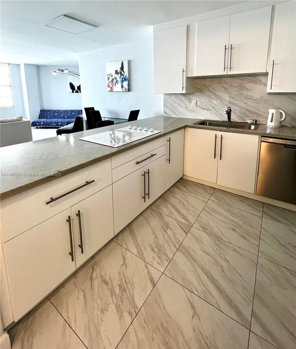 Photo of 3725 S Ocean Dr #1121, Hollywood, FL 33019 (MLS # A11499901)