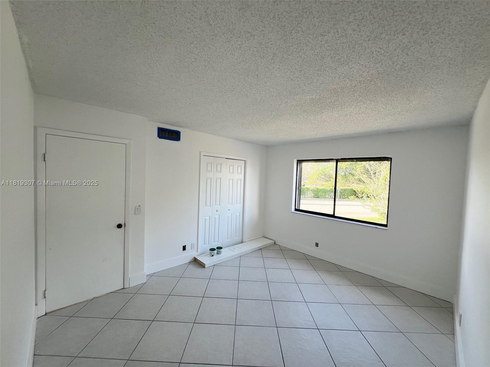 GARDENS AT BONAVENTURE 11 - Residential Lease